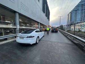 Reliable 24 hour tow truck for emergency towing across Melbourne 